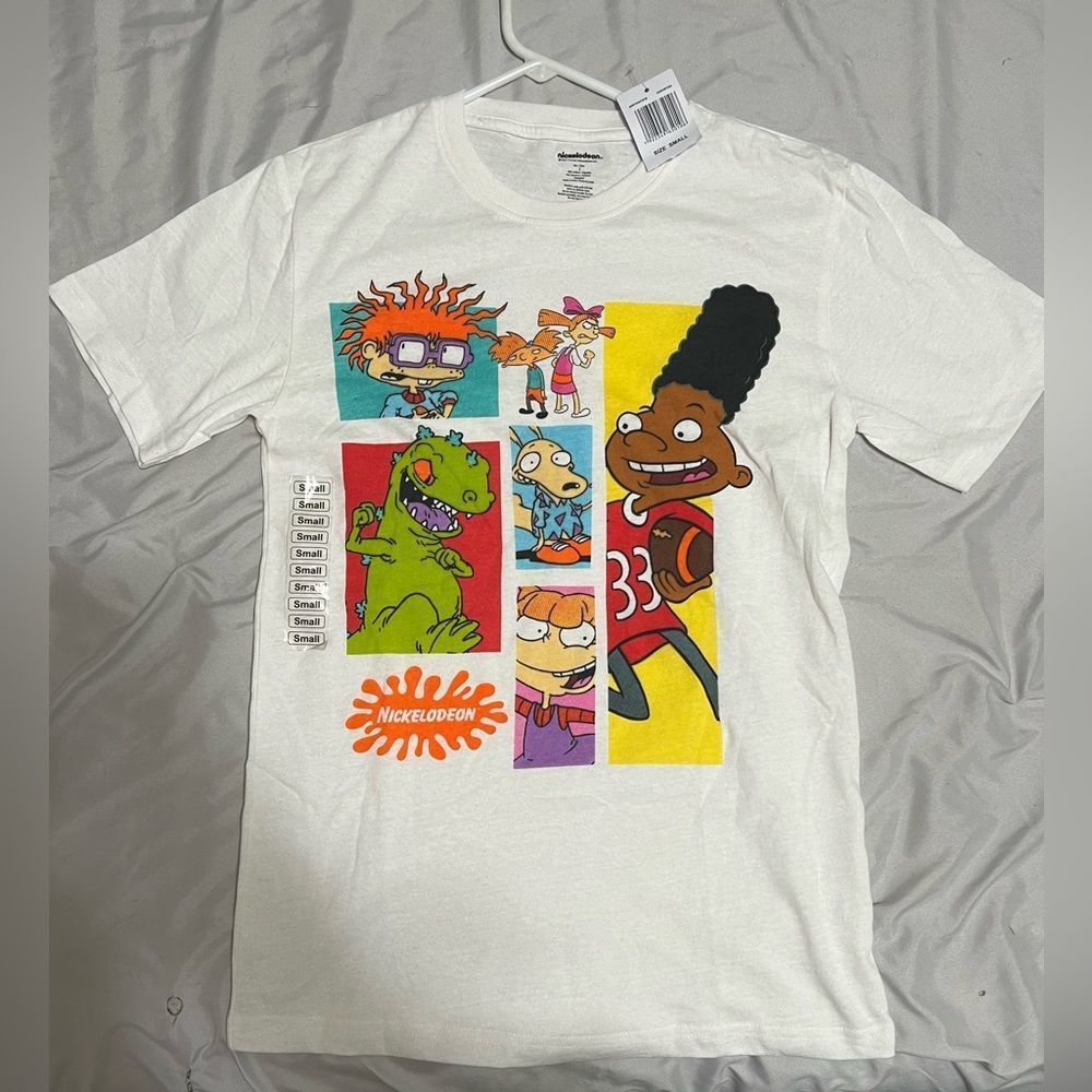 Women’s Nickelodeon graphic tee shirt size small NWT*